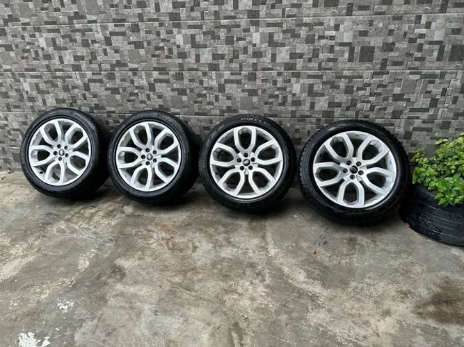 Aro 20 evoque original 5x108 pneus novos 245 50 20