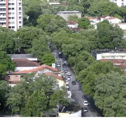 Apartamento no Espinheiro com 212m2 na Rua da Hora com 5 Quartos e 5 Banheiros