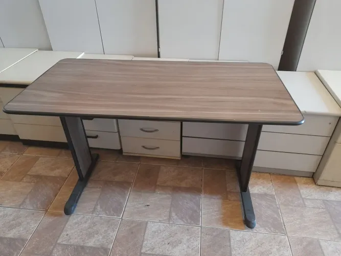 Mesa reta escrivaninha