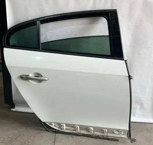Porta traseira direita Renault Fluence 