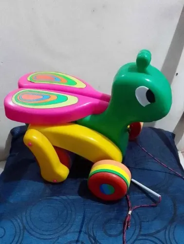 Brinquedo antigo de puxar