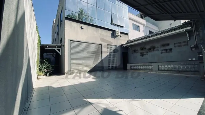 Prédio comercial disponível para locação no Parque Oratório em Santo André