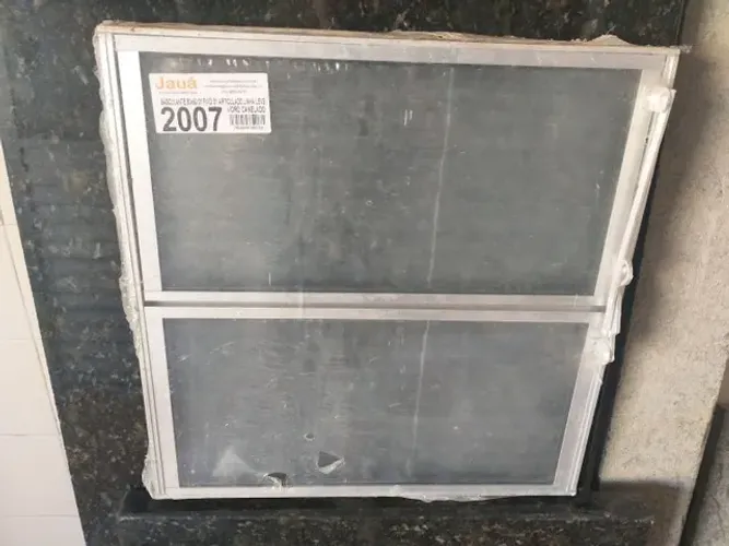 Janela de Abrir Basculante de Alumínio Vidro Canelado 50x50 cm Cinza.