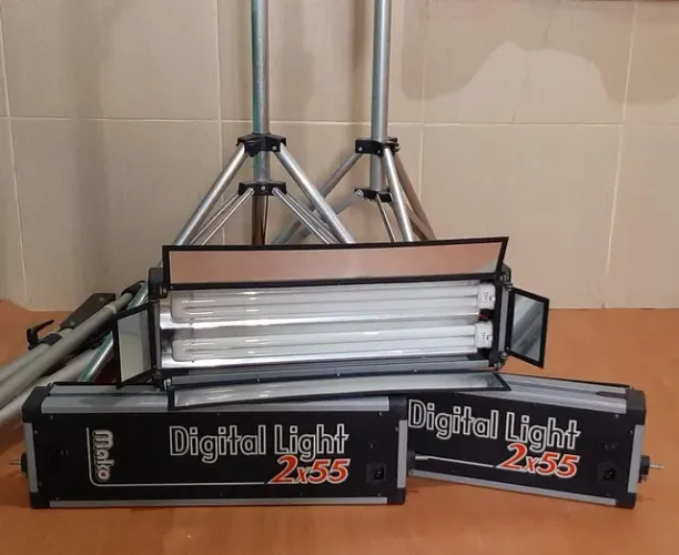 OPORTUNIDADE! KIT PROFISSIONAL de iluminação da marca MAKO para fotógrafo