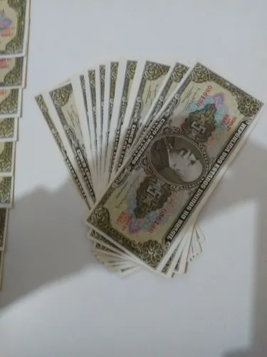 Cédulas antigas de cruzeiros.