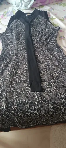 Vestido floral preto e branco
