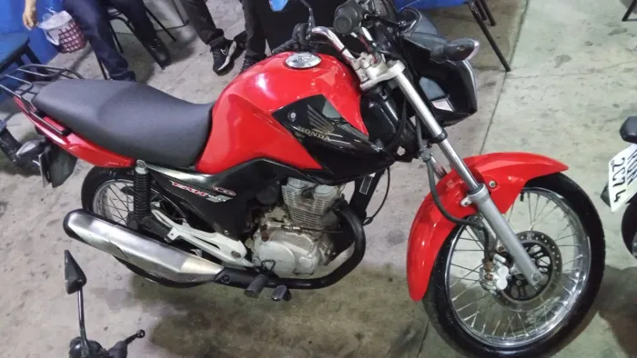 Honda CG FAN 150 vermelha 2015 Shalon veículos Cariacica 