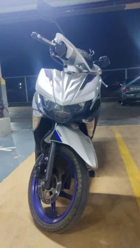 Neo 125 2021/22 pouco rodada 