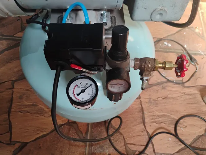 Compressor shultz odontológico cabeçote duplo motor de 1CV monofásico