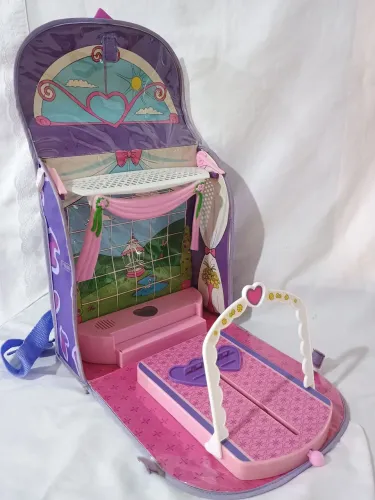 Brinquedos antigos Mochila cenário de casamento com música 