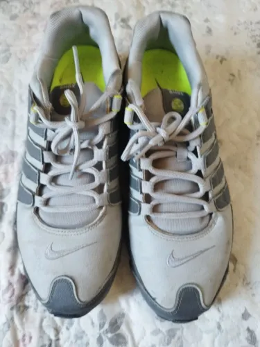 Tênis Nike Cinza