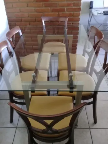 Mesa de jantar com cadeiras