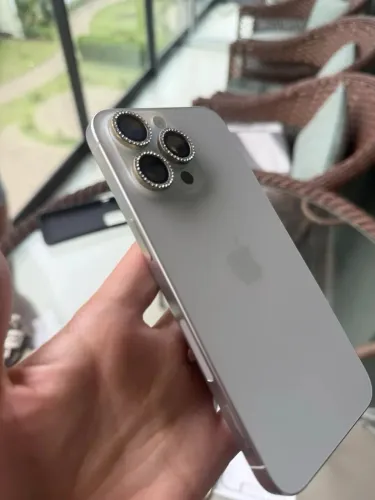 iPhone 13 Pro 256GB シルバー Celular Apple iPhone 13 Pro 256GB - LojasParaguai.com.br