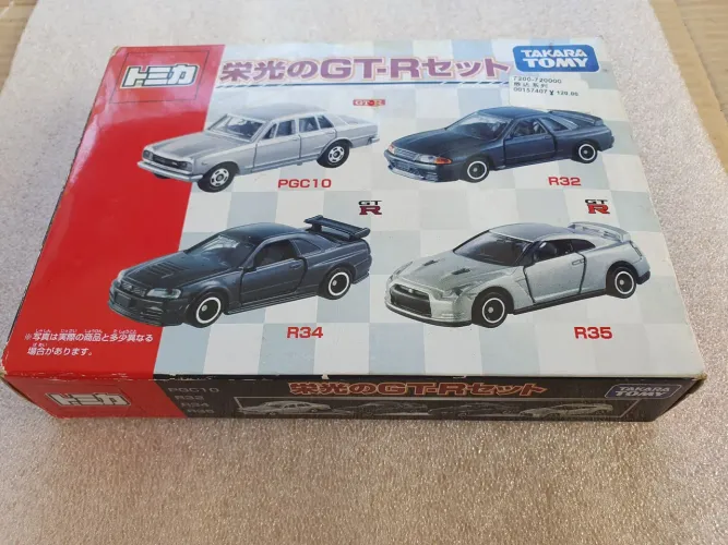 Box Japonês Official NISSAN Kit Takara Tomy Tomica - GT-R Set - Escala 1/60 