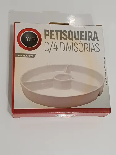 Petisqueira Lyor com 4 divisórias