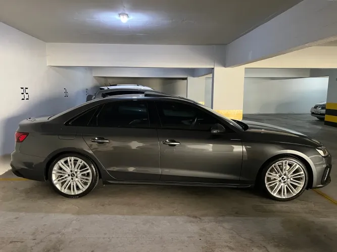 Vendo Audi A4 S-line 2023 em estado de zero!