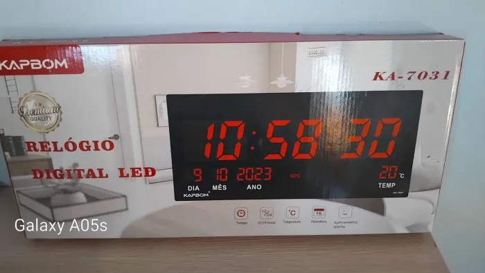 Relógio de parede LED KAPBOM KA-7031
