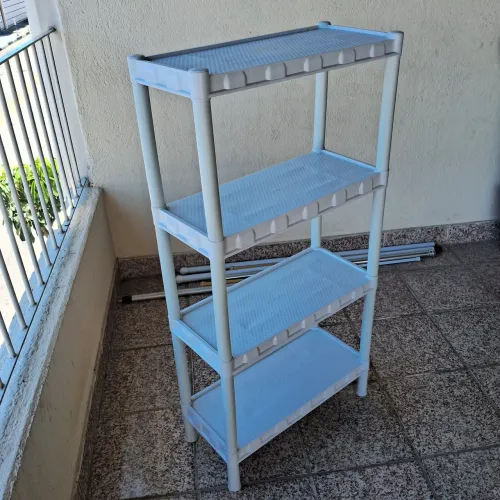 Estante de plástico com 4 prateleiras