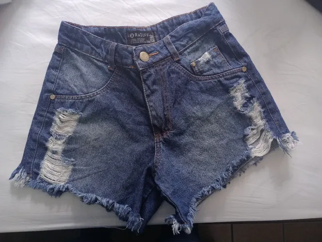 Short Jeans Desfiado - Tamanho 36