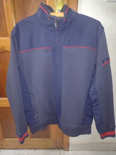 Jaqueta Tommy Hilfiger Azul Marinho com Detalhes