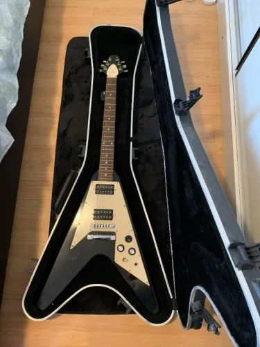 Gibson Flying V '67 Reissue + Hard Case