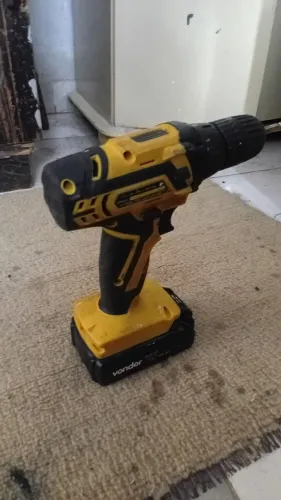 Parafusadeira e furadeira vender  maleta