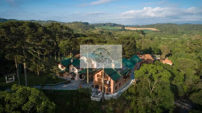 OPORTUNIDADE singular em Campo Alegre, SC - estilo Porteira Fechada. Pousada com área de 1
