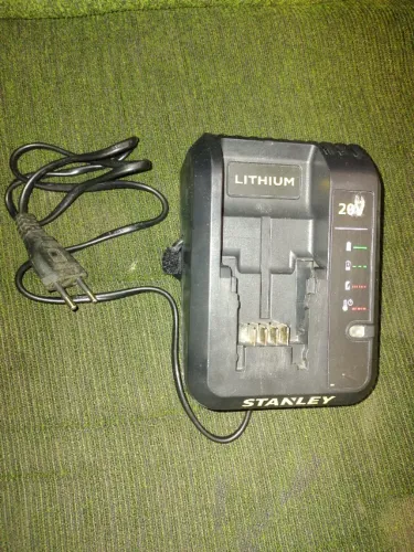 CARREGADOR DE BATERIA PARAFUSADEIRA STANLEY 20V