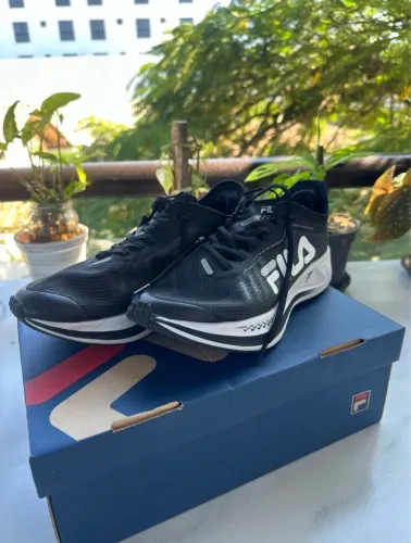 Tênis fila race carbon