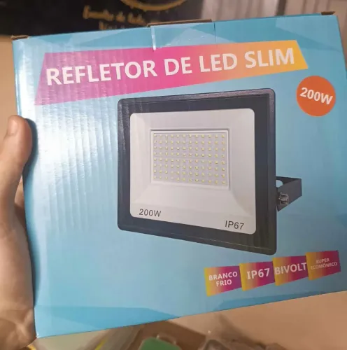 Refletor de LED Slim 200W IP67 Branco Frio Bivolt