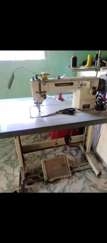 Máquina de costura transporte triplo