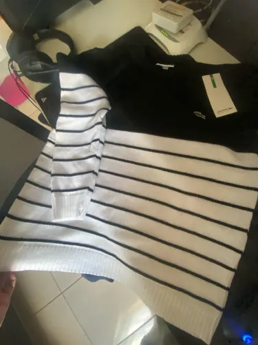 Vendo blusas vans, Lacoste, bermuda e jaqueta