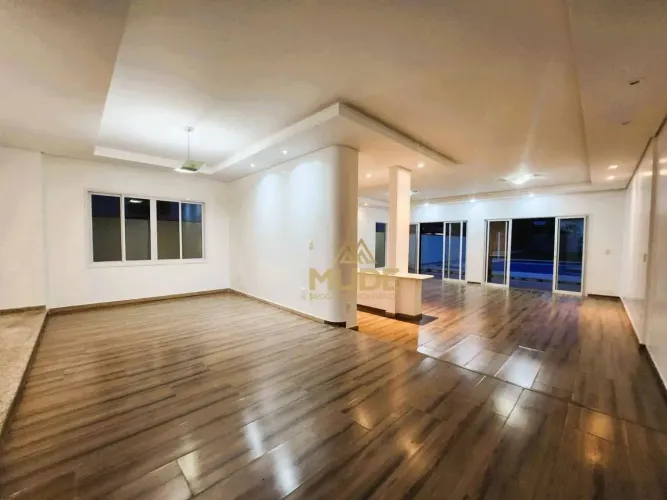 CASA TERREA / LAGO NORTE / QI 8 / REFORMADA