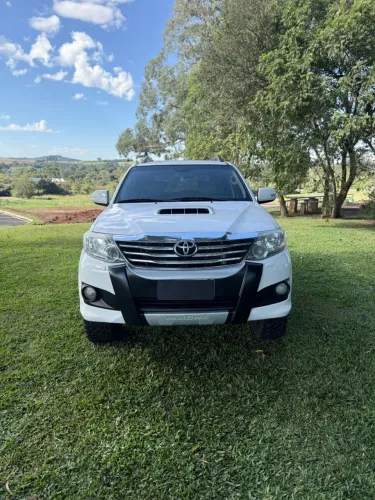 Toyota Hilux SW4 SRV D4-d 4X4 3.0 TDI Dies. AUT 2014