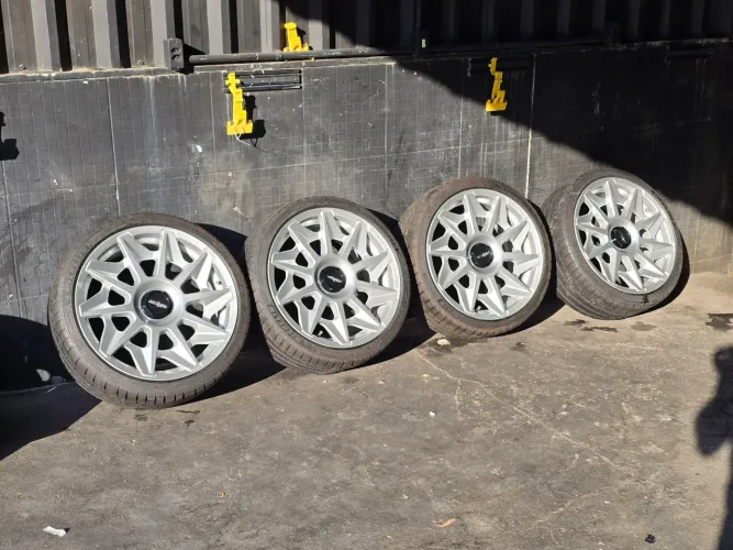 Jogo de roda Rotiform CVT aro 19