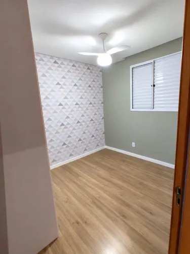 Alugo quarto para mulher