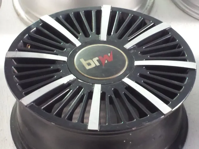 Rodas Brw Esportivas aro 15 Preta com diamantado Renault 4x100 usadas
