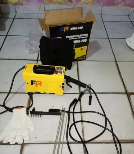 Máquina de Solda 110V/220V Portátil Inversora IGBT Profissional MMA-250/MMA-300
