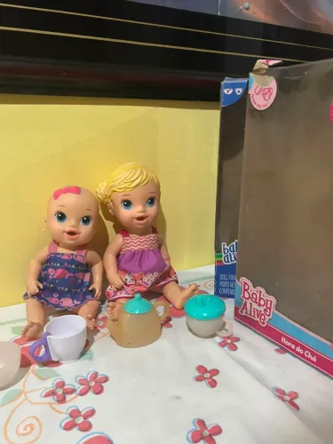 Bonecas Baby alive hora do chá (duas bonecas )