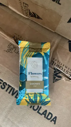 Caixas de 500UN  de sabonetes de 15g cada UN . Muito cheiroso 