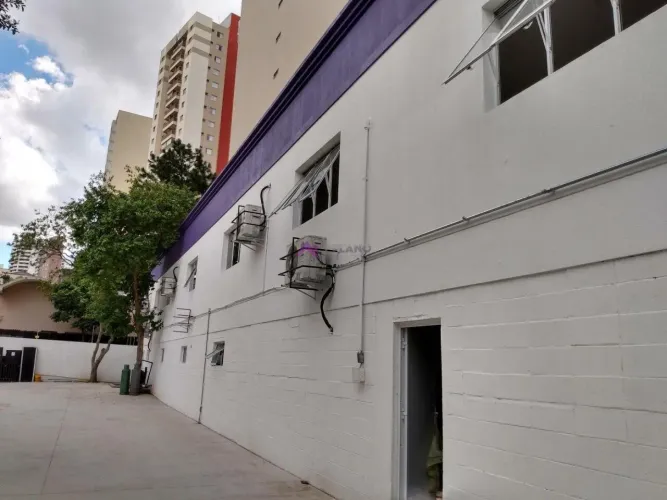 Galpão comercial para venda na Aclimação, 710 m² de área construída