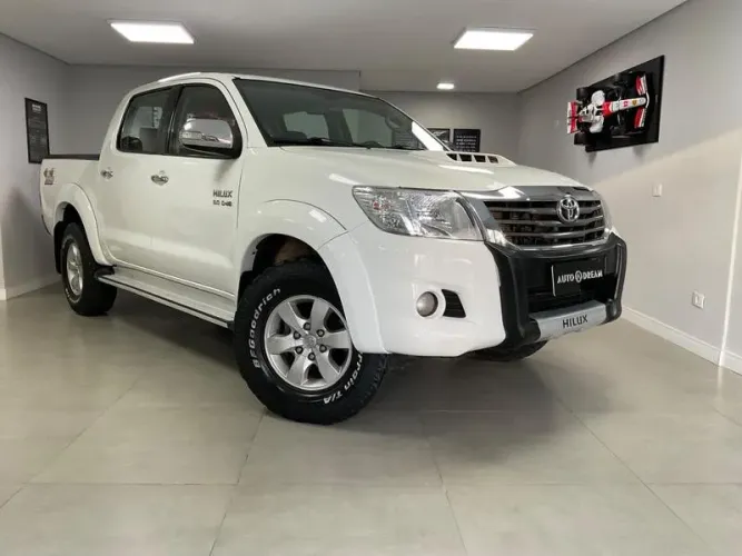 Toyota Hilux CD SRV D4-d 4X4 3.0 TDI Dies 2015