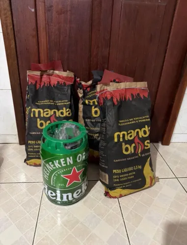 Kit churrasco carvão e cerveja