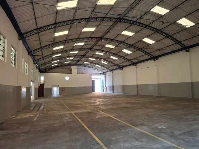 Galpão industrial Av. Presidente Tancredo Neves de esquina ideal para variados comércios