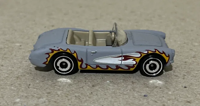 Hotwheels Corvette 1956 - carro do Ken (Barbie: O Filme)