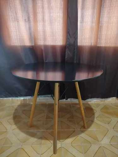 Mesa 90cm Eiffel Redonda Pés De Palito Eames Madeira 15 Mm Tampa Preto