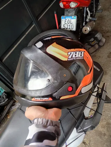 Capacete protork 58 estilo San Marino