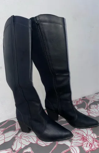 Vendo bota cano longo R$ 100,00