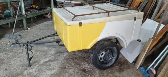 Carretinha baú plastico
