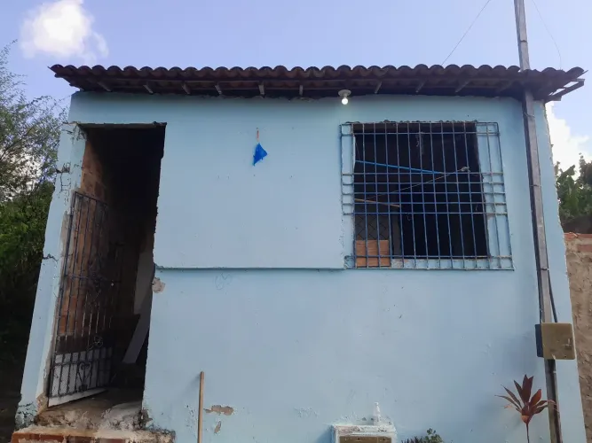 Aluga-se casa na taiçoca de fora 